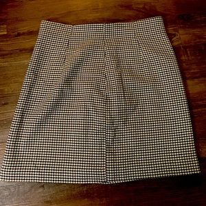 H&M Black and Brown Houndstooth tight skirt